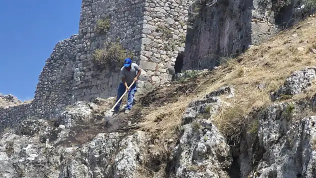 Amintas Kaya Mezarları'nda Ufak Çaplı Yangın