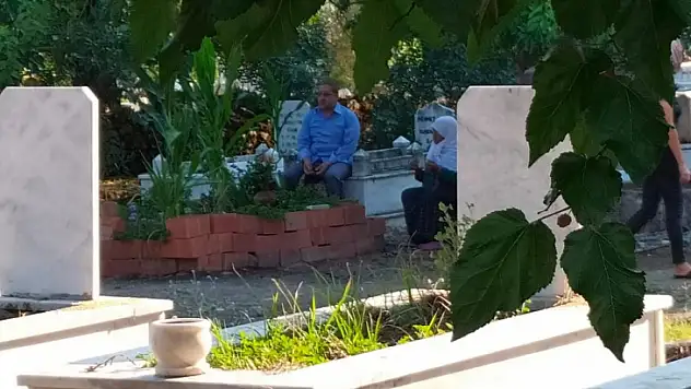 Arife günü Köyceğiz'de mezarlıklar ziyaret edildi