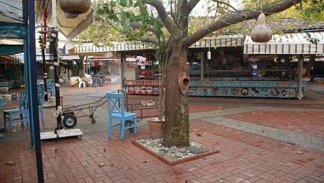 Balık Hali ve sebze bölümü sessizdi