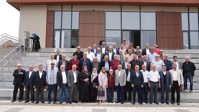 Başkan Akdenizli, Eski Muhtarlarla kahvaltıda buluştu