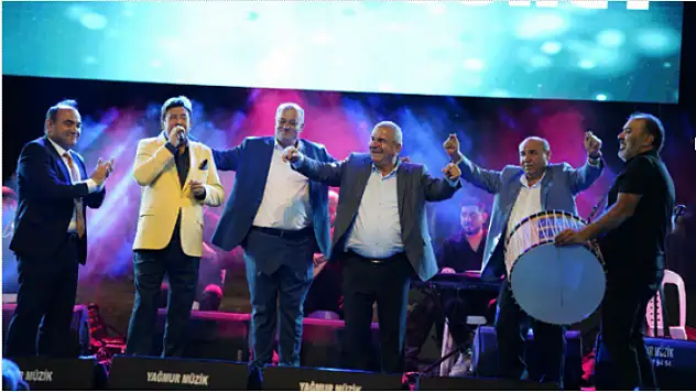 Binlerce Vatandaş Domates Festivaline Katıldı