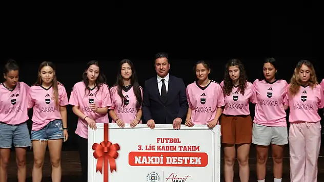 Büyükşehir'den Amatör Spor Kulüplerine Güçlü Destek