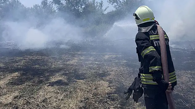 Büyükşehir Ekipleri 6 Ayda 380 Anız Yangınına Müdahale Etti