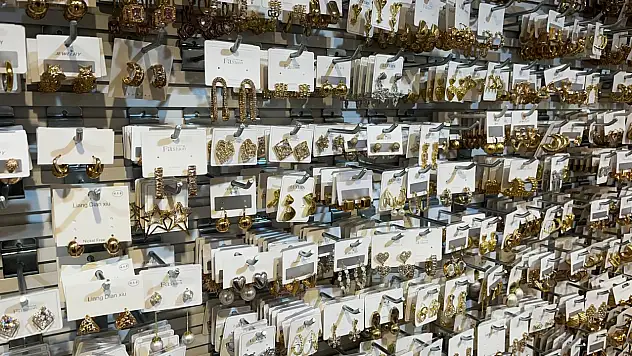 Çadır, 'Fethiye'de Doğal Taş ve Y Kolye Revaçta'