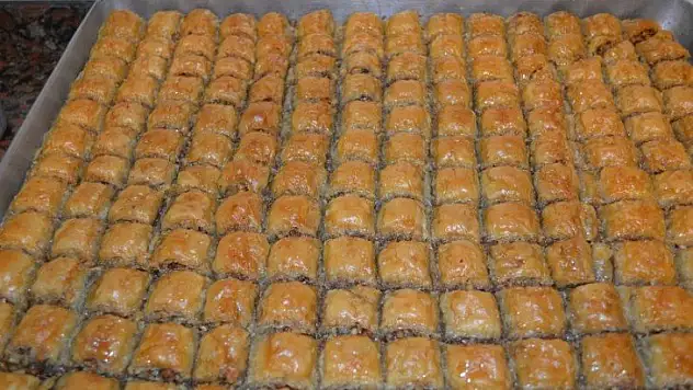Cevizli baklava 50-60 TL'den satılıyor