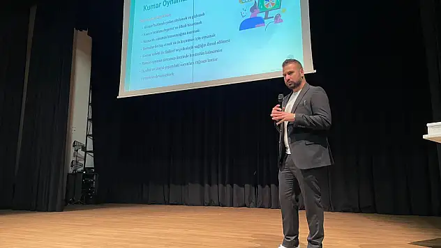 CHP Fethiye'den 'Bağımlılık Anlamak ve Önlemek' sunumu