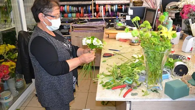 Çiçekçilerde Sevgililer Günü hareketliği 