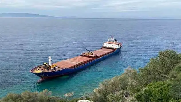 DATÇA'DA KURU YÜK GEMİSİ KARAYA OTURDU