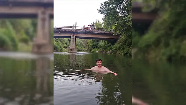 Denize Uzaklığı 75 Kilometre Olan Mahalle Halkı Doğal Havuzda Serinliyor