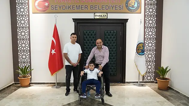 DMD Kas Hastası Yusuf Eymen'den Başkan Akdenizli'ye Ziyaret
