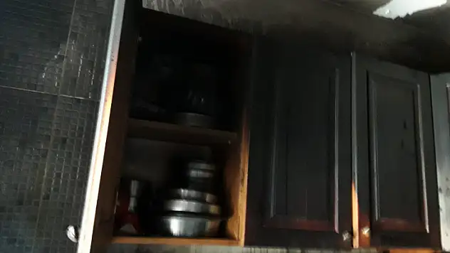 Evin mutfağında çıkan yangın korkuttu