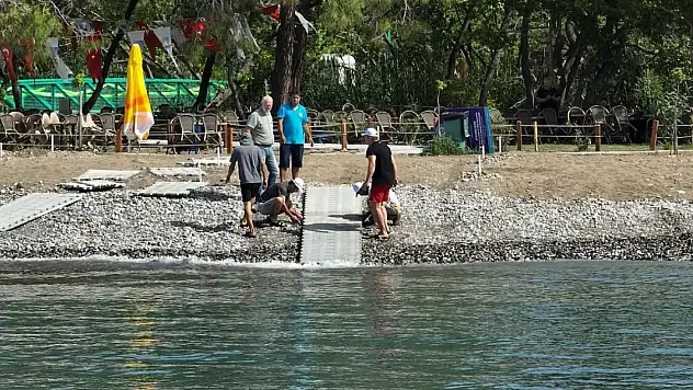 Fethiye Akmaz Plajı'nda Engelsiz Platform Yenilendi