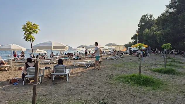Fethiye Akmaz Plajı Vatandaşlardan İlgi Görüyor