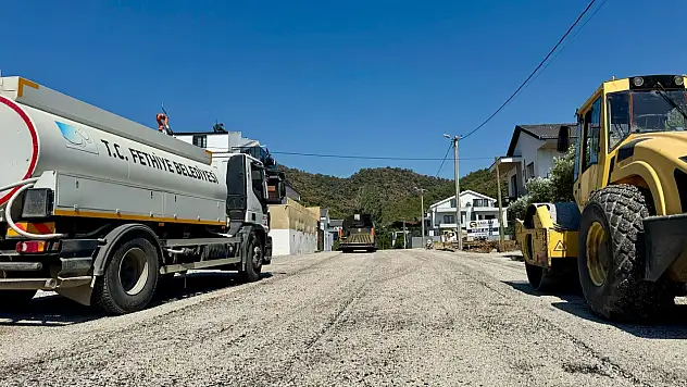 Fethiye Belediyesi Yol Yapım Çalışmalarına Devam Ediyor
