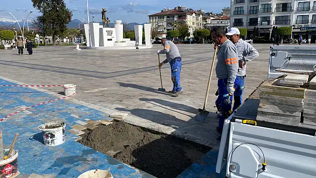 Fethiye Beşkaza Meydanı'nda Bozuk Zeminler Onarıldı