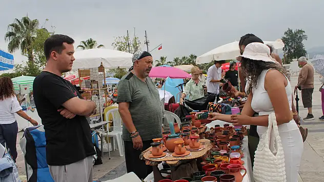 Fethiye Beşkaza Meydanı'nda FETAV tarafından Anneler Günü etkinliği