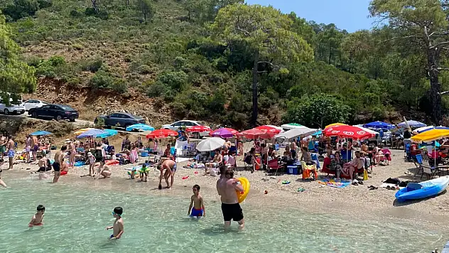 Fethiye Boncuklu Koyu, bayram tatilinde yoğun ilgi görüyor: 'Maldivler'e gerek yok!'