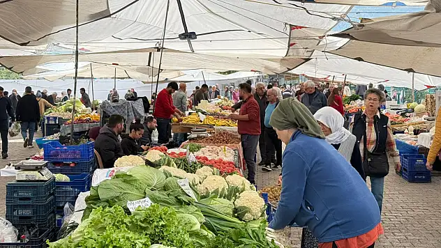 Fethiye Cuma Pazarı'nda bu haftanın sebze fiyatları