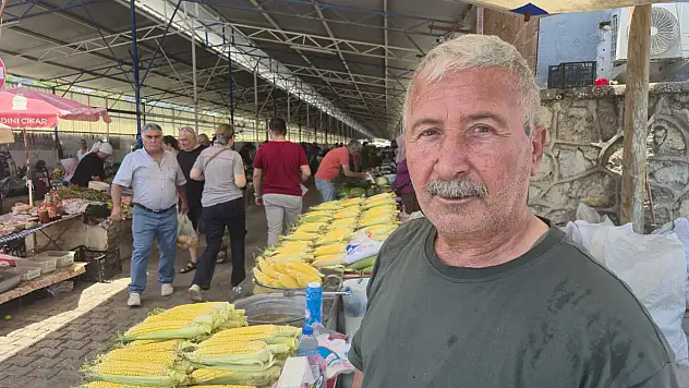 Fethiye Cuma Pazarı'nda Mısırcı Recep Karagöz: 'İşlerimiz iyi'