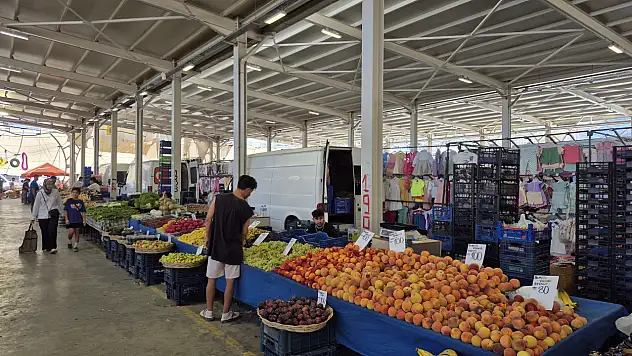 Fethiye Cumartesi Pazarı'nda Sıcak Hava Etkisi