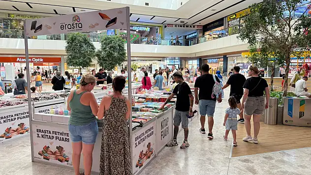 Fethiye'de 3. Kitap Fuarı ilgi görüyor