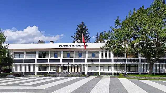 Fethiye'de LGS Mesaisi: Nüfus Müdürlüğü Pazar Açık