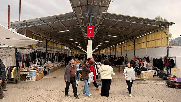 Fethiye Salı Pazarı'nda ayda bir 'İkinci El' alışverişi