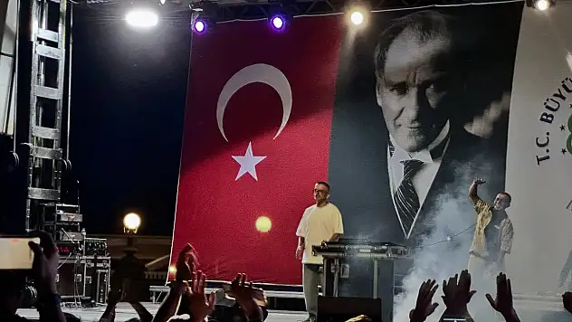 Fethiye semalarında renk sahilde müzik