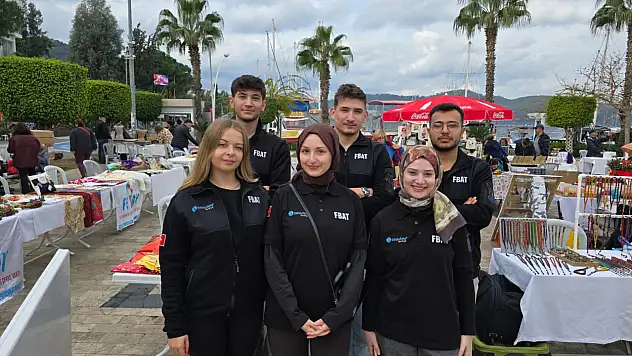 Fethiye Yeni Yıl Pazarı'na üniversiteli gençlerden destek