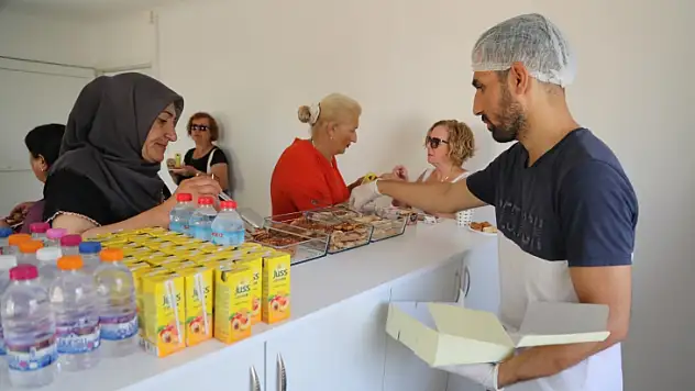 İşitme engelliler için kafe açıldı