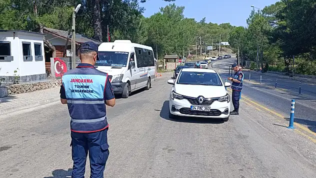 Jandarma Ekipleri Kontrollerine Devam Ediyor