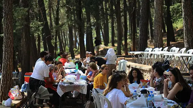 Kadınlar Dayanışmayla Güçleniyor