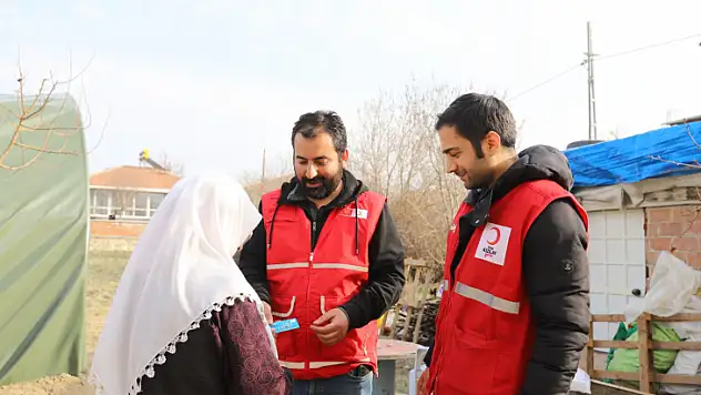 KIZILAY'DAN AFETZEDELERE 70 MİLYON DEĞERİNDE ALIŞVERİŞ KARTI