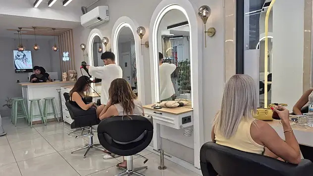 Kuaförden Uyarı, 'Evde Saç Boyarken Dikkatli Olun'