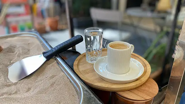 Kumda Kahve Turistleri Mest Ediyor