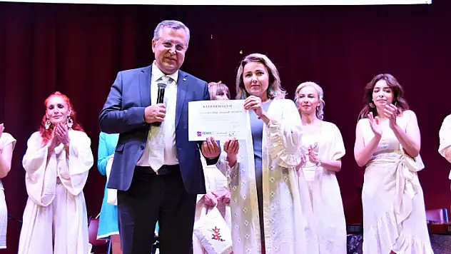 'Likya Kadını Işık Saçıyor' dastar defilesi büyük beğeni topladı