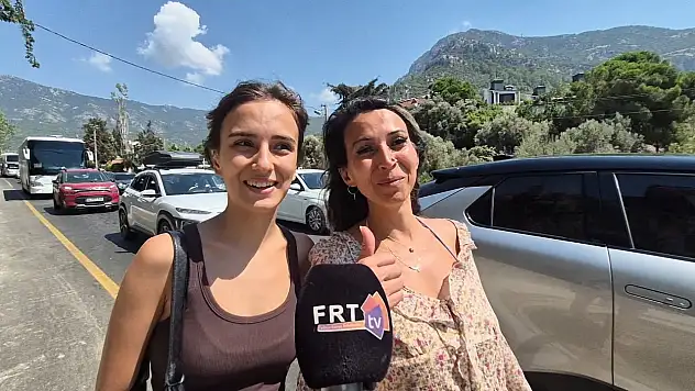Ölüdeniz'e Gitmek İsteyenler Trafikte Tıkandı