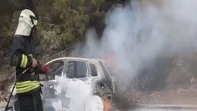 OTOMOBİL ALEV ALEV YANDI