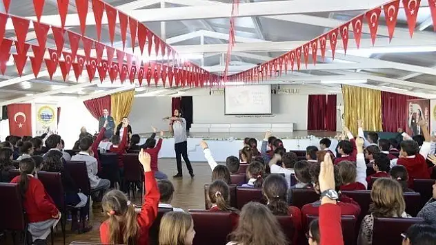 Özel Fethiye'de Sokak Hayvanları Bilgilendirme Semineri