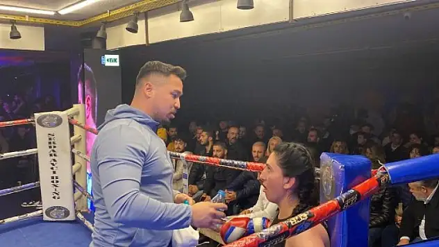 PINAR KAHYA YENİLGİSİZ YOLUNA DEVAM EDİYOR