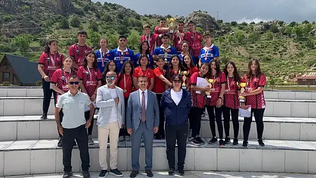 Rafting Türkiye'de birinci ve üçüncülük Muğla'dan geldi