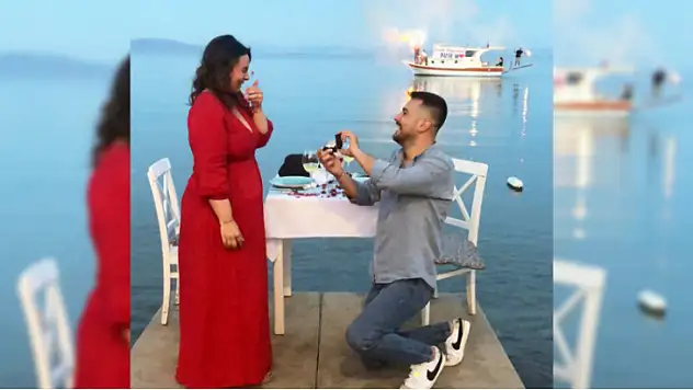 Sahilde nostaljik evlilik teklifi