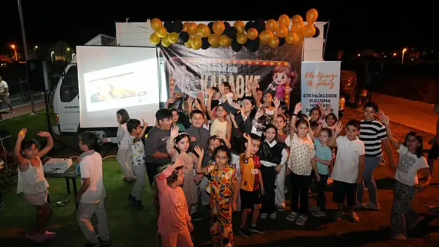 Seydikemer Belediyesinden Çocukların Yüzünü Güldüren Karaoke Gecesi