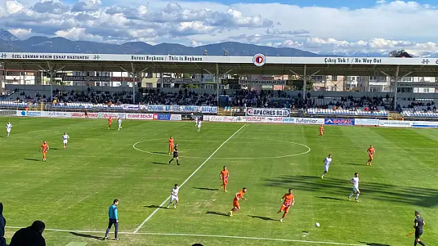 ŞİMŞEKLER 1 PUANA RAZI OLDU