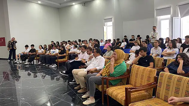 'Suç Haberlerinin Gençlerin Değer Algılarına Etkisi' Paneli Düzenlendi