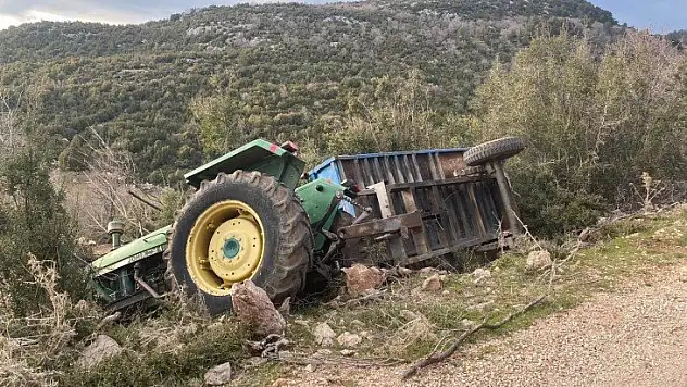 Traktörün elfrenini çekmeyi unutunca, sonu oldu