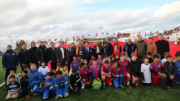 Turgutreis'e uluslararası standartlarda futbol sahası