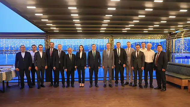 Vali Akbıyık, görev yerleri değişen kaymakamlarla veda yemeğinde buluştu