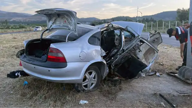 Yatağan'da feci kaza: 1'si ağır 4 yaralı