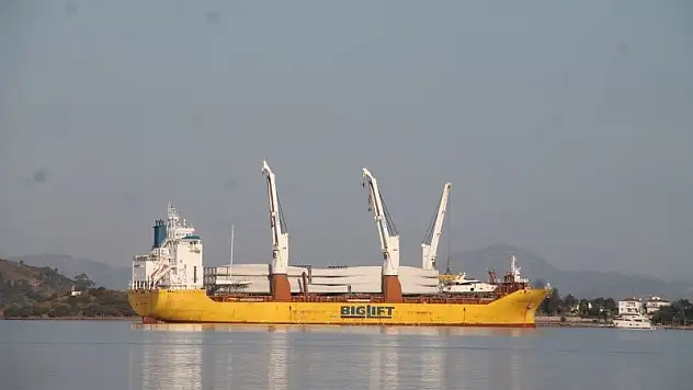 Yatlar Kargo Gemisiyle Geliyor